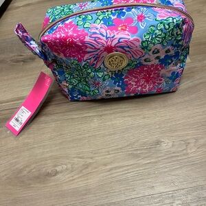 Brand new with tags Lilly Pulitzer Floral Cosmetic Bag with Gold Accent